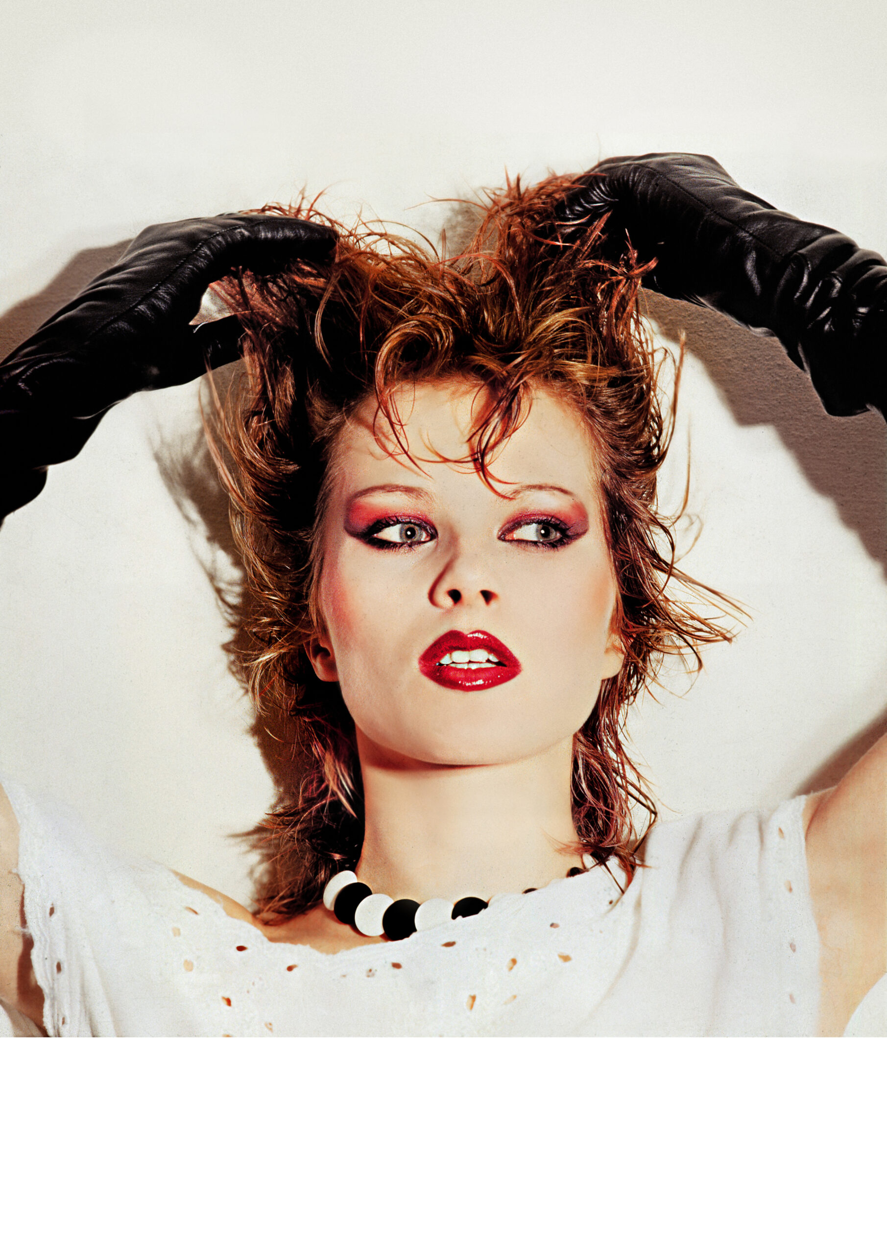 pocztówki layout_rękawiczki_owłosy Pocztówka artystyczna 2 z autografem lub dedykacją - obrazek 1