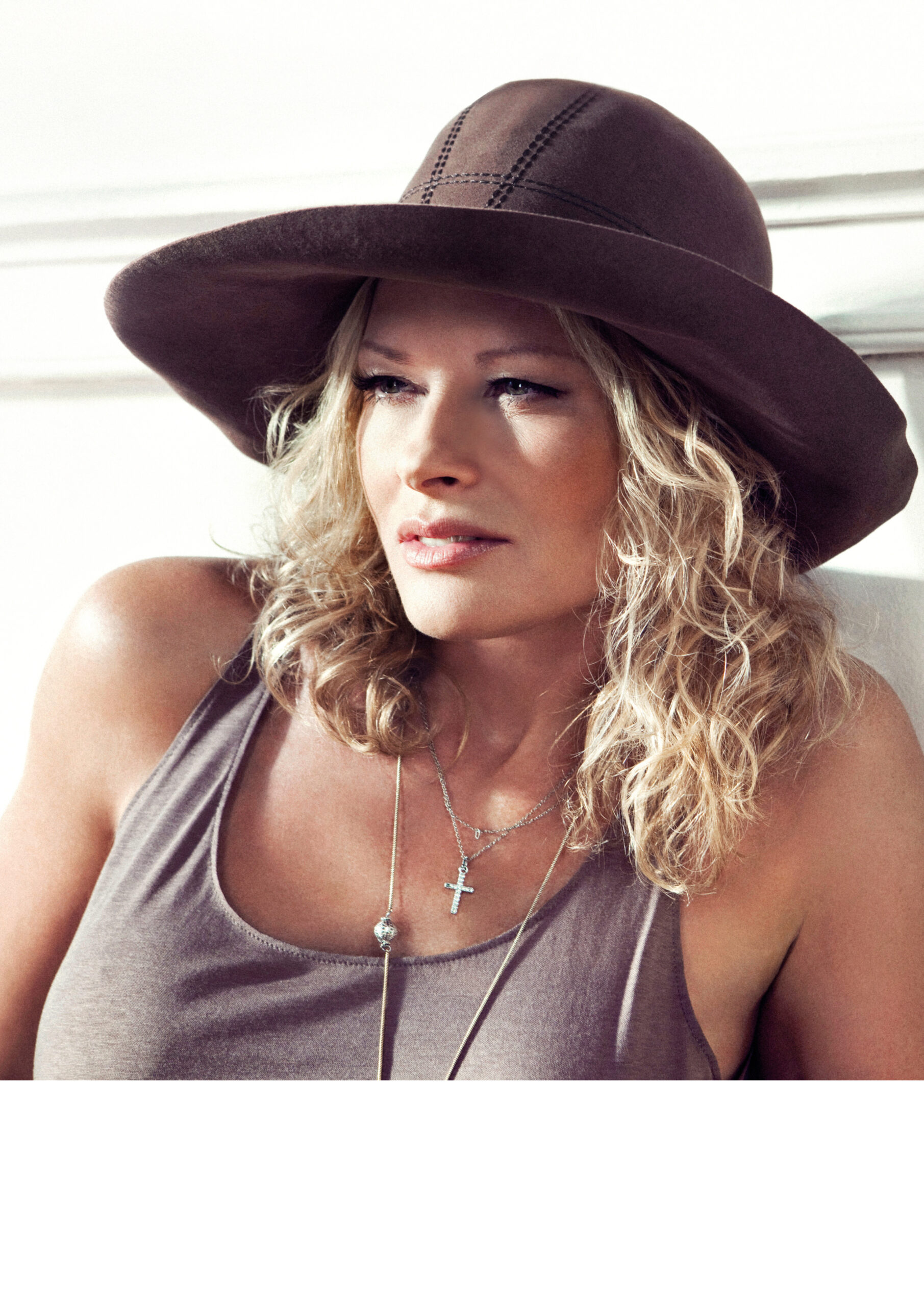 pocztówki layout_sexy kapelusz Pocztówka artystyczna 14 z autografem lub dedykacją - obrazek 1